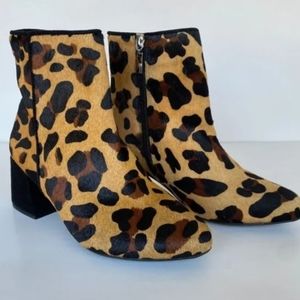 NIB🔥$290 Schutz Gorgeous Horsehair Booties🤩 with Dustbag Size 9 Trending